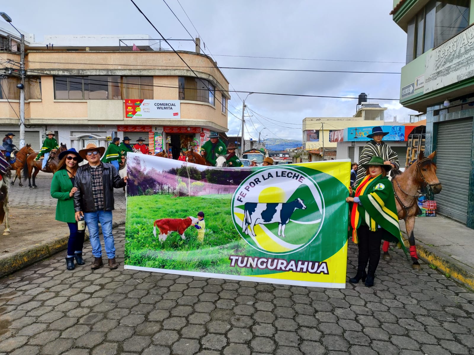 Desfile del Chagra y el Rodeo en Píllaro - El Heraldo